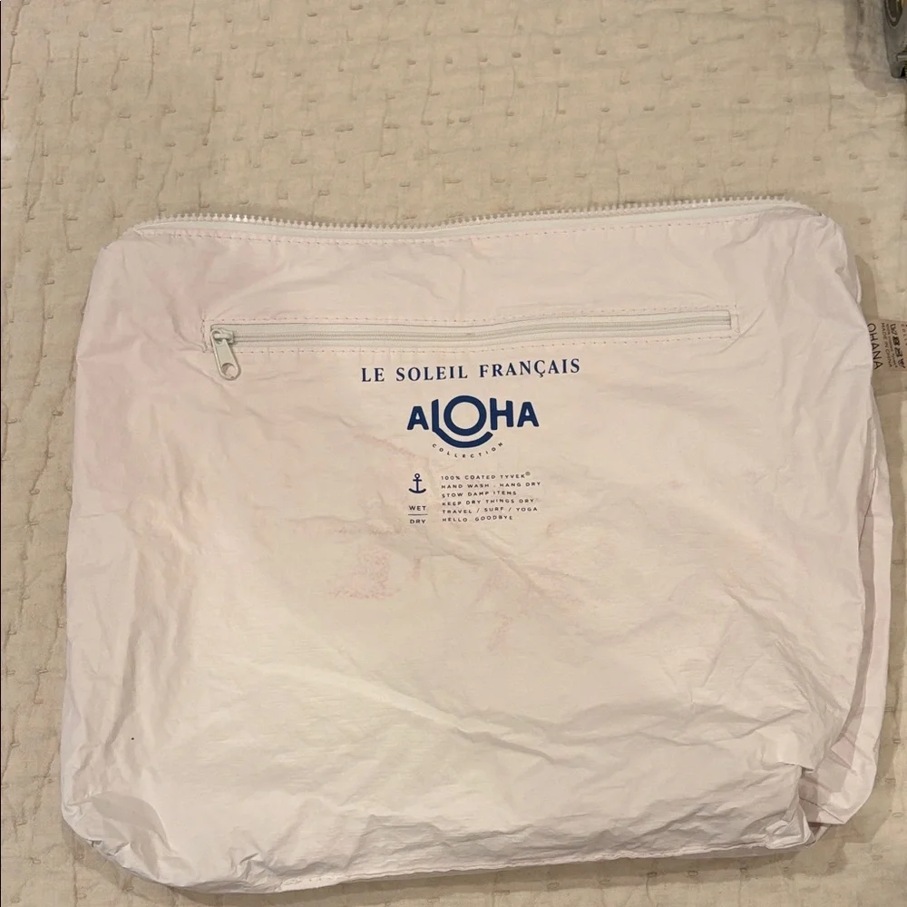 Aloha brand All Floral Blue and White Pouch in EUC! - Picture 3 of 3